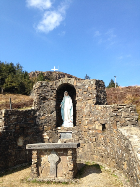 Grotto with the Virgin Mary half way up. Image by Lisa McGee
